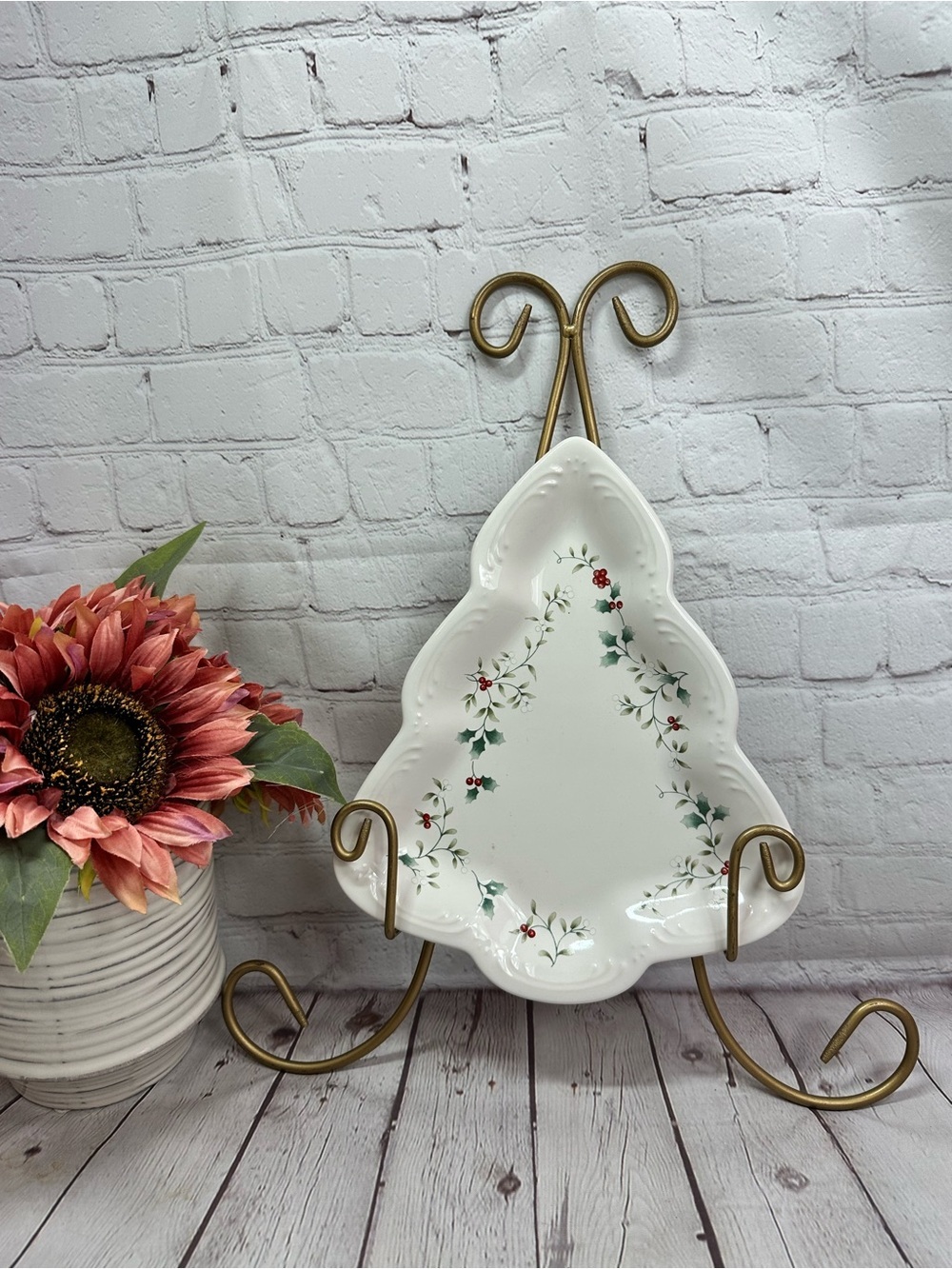 Pfaltzgraff winterberry Large Tree Shaped Dish Serving Platter traditional table